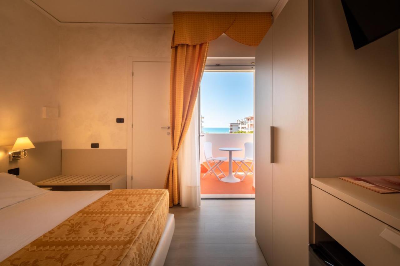 Continental B&B City Hotel Bibione Exterior foto